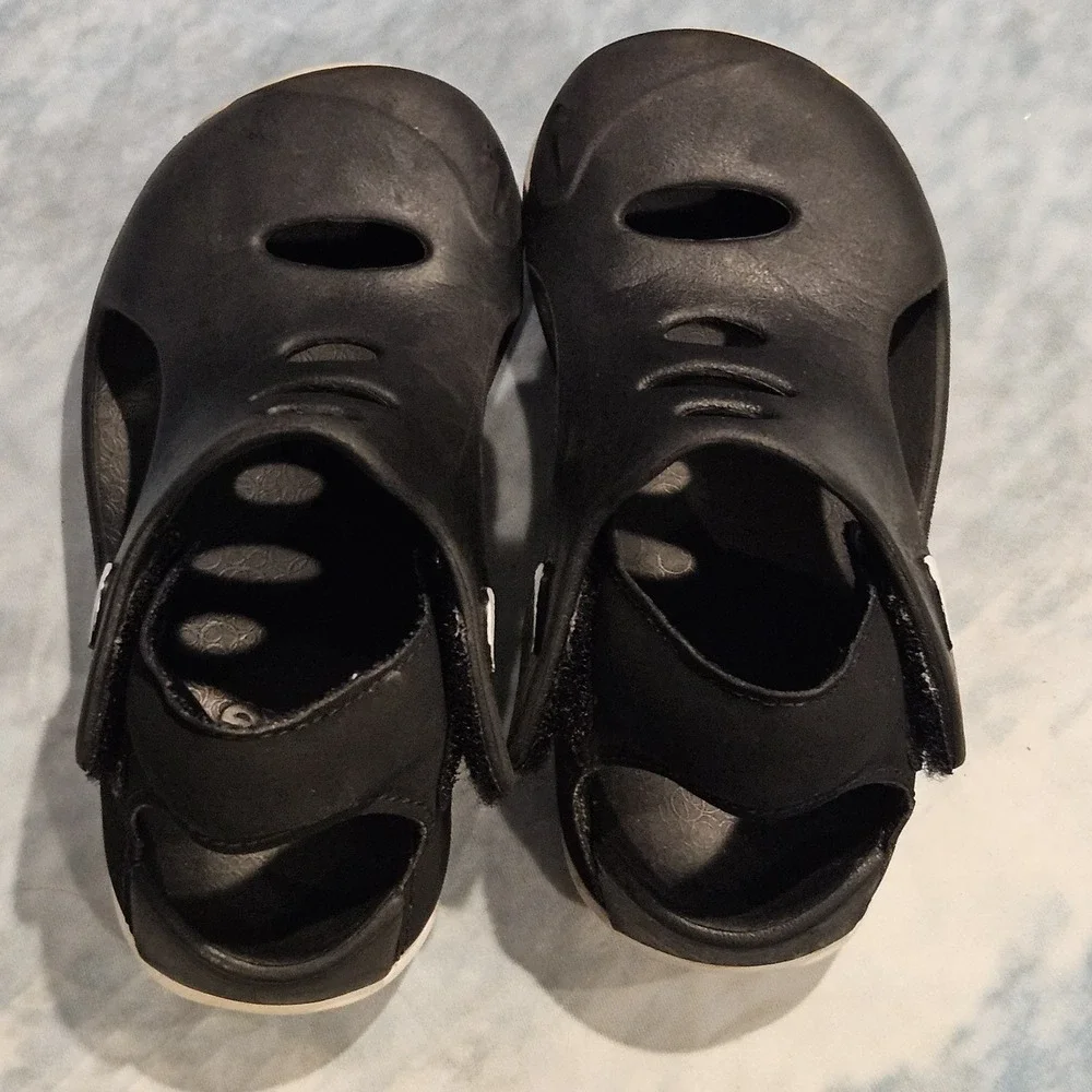 Nike Sunray Protect‎ 3 Toddler Sandals Size 9.5C Black White Hook Loop
